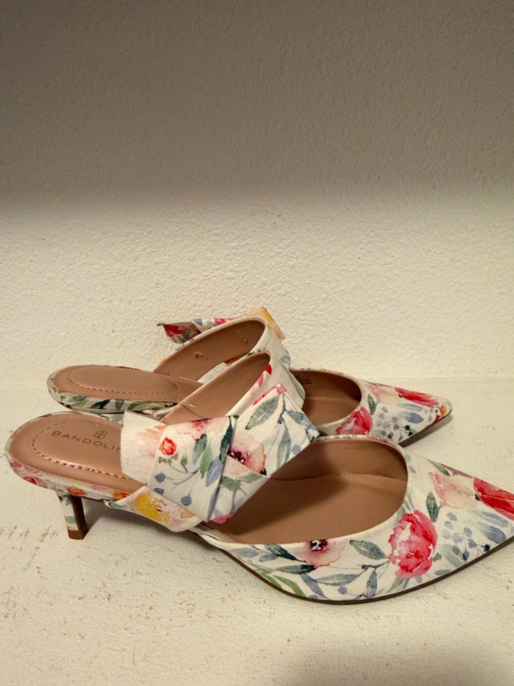 New Bandolino Millie White Floral Kitten Heel Mules Size 10